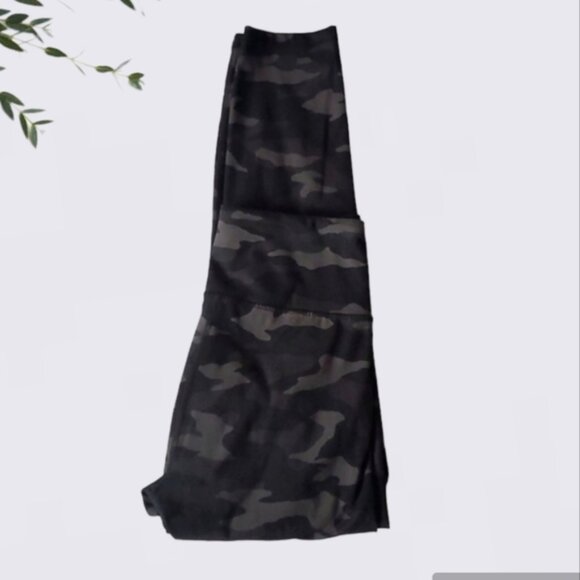 Zobha Camo Leggings- Size M - Picture 6 of 12